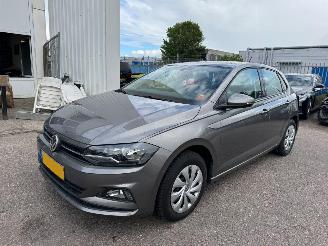 uszkodzony samochody osobowe Volkswagen Polo 1.0 TSI Comfortline Business 2021/2