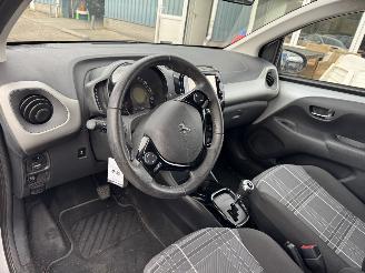 Peugeot 108 1.2 e-VTi AIIure automaat picture 8
