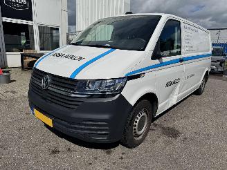 Volkswagen Transporter 2.0 TDI L2H1 32 picture 2