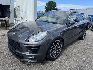 skadebil auto Porsche Macan 2.0 2017/10
