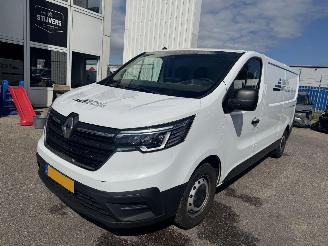 krockskadad bil bedrijf Renault Trafic 2.0Blue dCi 110 T30 L2H1 Start 2024/4