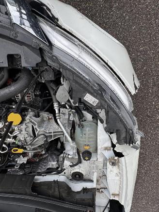 Nissan Juke 1.0 AUTOMAAT DIG-T Tekna picture 16