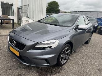 Vaurioauto  passenger cars Volvo V-40 2.0 D2 Inscription 2016/9
