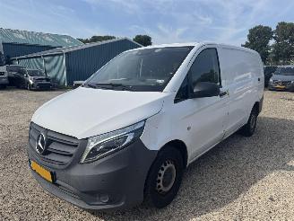 uszkodzony samochody ciężarowe Mercedes Vito 110 CDI Functionaliteit Lang 2021/12