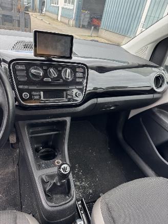 Volkswagen Up! 1.0 high up! BlueMotion picture 9