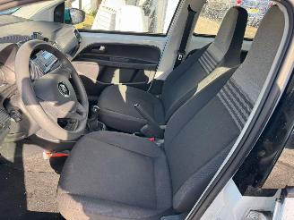 Volkswagen Up! 1.0 picture 10