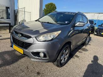 damaged passenger cars Hyundai Ix35 2.0i Style 2012/5