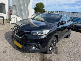 Vaurioauto  passenger cars Renault Kadjar 1.6 TCe Bose 163 PK 2017/4