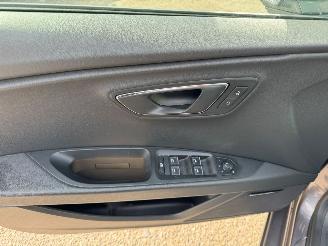 Seat Leon ST 2.0 TDI FR Dynamic picture 14
