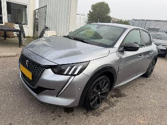 uszkodzony samochody osobowe Peugeot e-208 EV GT 350 50 kWh 2023/5
