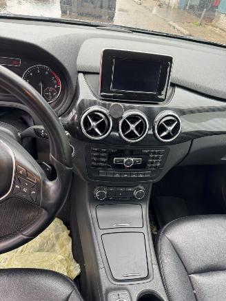 Mercedes B-klasse 180 AUTOMAAT Ambition picture 12