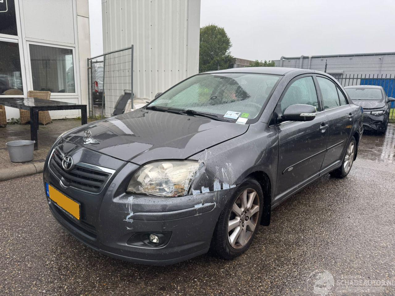 Toyota Avensis 1.8 VVTi Luna