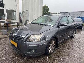 Vaurioauto  passenger cars Toyota Avensis 1.8 VVTi Luna 2006/10