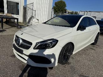 Damaged car Mercedes   2015/12