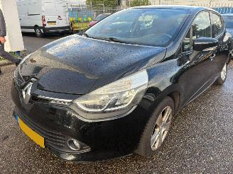 skadebil auto Renault Clio 0.9 TCe Expression 2014/3