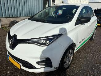 damaged passenger cars Renault Zoé R110 Life Carshare 52 kWh 2021/6