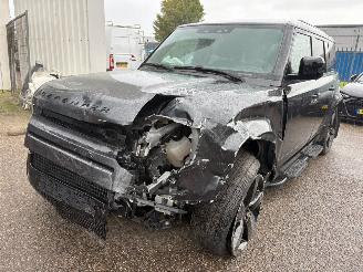 Damaged car Land Rover Defender 110 2.0 AUTOMAAT P300e 110 X-Dynamic SE 300 PK 2025/3