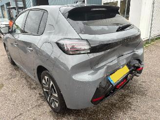 Peugeot 208 1.2 Turbo 100 Allure picture 3