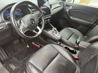 Renault Captur 1.6 E-Tech Plug-in Hybrid 160 Initiale Paris picture 9