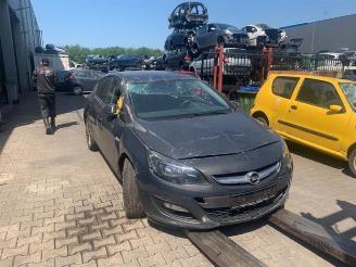 Uttjänta bilar auto Opel Astra Astra J (PC6/PD6/PE6/PF6), Hatchback 5-drs, 2009 / 2015 1.7 CDTi 16V 110 2014/5