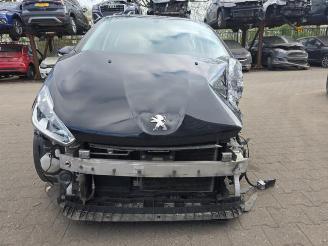 Vrakbiler auto Peugeot 208 208 I (CA/CC/CK/CL), Hatchback, 2012 / 2019 1.2 Vti 12V PureTech 82 2015/10