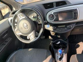 Toyota Yaris Yaris III (P13), Hatchback, 2010 / 2020 1.5 16V Hybrid picture 6