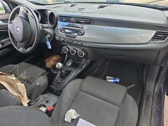 Alfa Romeo Giulietta Giulietta (940), Hatchback, 2010 / 2020 1.6 JTDm 16V picture 14