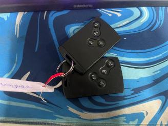 Vrakbiler auto Renault Clio Clio IV (5R), Hatchback 5-drs, 2012 / 2021 0.9 Energy TCE 90 12V 2015/3