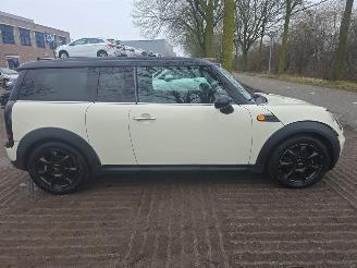 Mini Cooper CLUBMAN picture 4