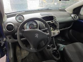 Peugeot 107 107, Hatchback, 2005 / 2014 1.0 12V picture 10