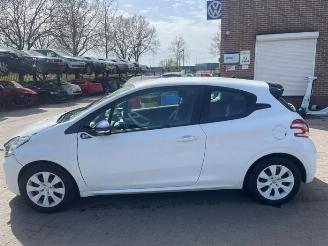 Vrakbiler auto Peugeot 208 208 I (CA/CC/CK/CL), Hatchback, 2012 / 2019 1.0 Vti 12V PureTech 2014/7