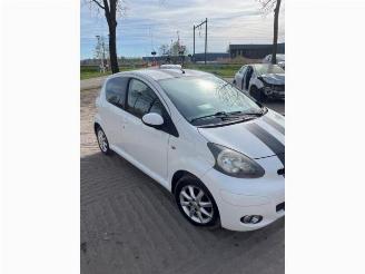 Salvage car Toyota Aygo Aygo (B10), Hatchback, 2005 / 2014 1.0 12V VVT-i 2009/10