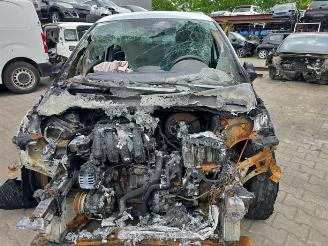 Vrakbiler auto Renault Clio Clio III (BR/CR), Hatchback, 2005 / 2014 1.2 16V 75 2007/5
