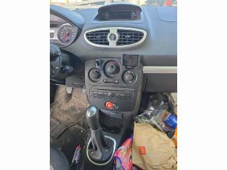 Renault Clio Clio III (BR/CR), Hatchback, 2005 / 2014 1.2 16V 75 picture 17