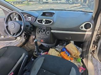 Renault Clio Clio III (BR/CR), Hatchback, 2005 / 2014 1.2 16V 75 picture 12