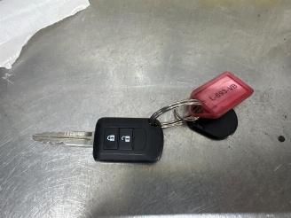 Vrakbiler auto Mitsubishi Space-star Space Star (A0), Hatchback, 2012 1.2 12V 2021/8