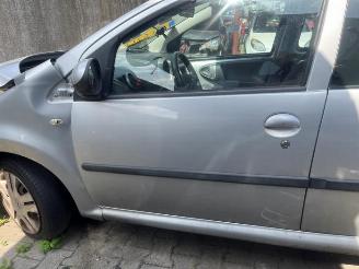 Peugeot 107 107, Hatchback, 2005 / 2014 1.0 12V picture 9