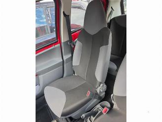 Peugeot 107 107, Hatchback, 2005 / 2014 1.0 12V picture 8