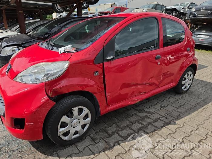 Peugeot 107 107, Hatchback, 2005 / 2014 1.0 12V
