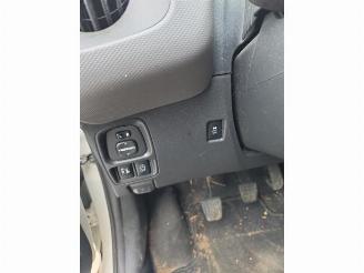 Peugeot 108 108, Hatchback, 2014 1.0 12V VVT-i picture 14