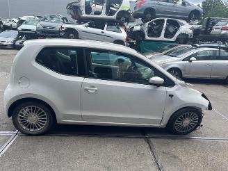 Vrakbiler auto Volkswagen Up! Up! (121), Hatchback, 2011 1.0 12V 60 2013/1