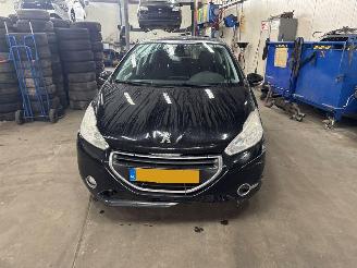 Peugeot 208 1.6 e-hdi picture 2