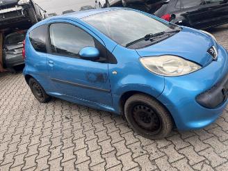 Peugeot 107 107, Hatchback, 2005 / 2014 1.0 12V picture 3