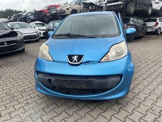Peugeot 107 107, Hatchback, 2005 / 2014 1.0 12V picture 2
