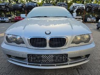 krockskadad bil auto BMW 3-serie  2002/7