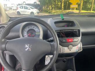 Peugeot 107 107, Hatchback, 2005 / 2014 1.0 12V picture 9