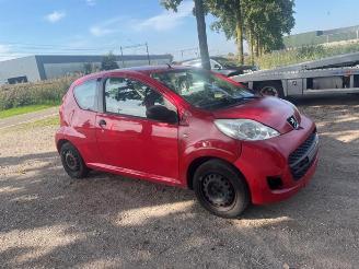 Peugeot 107 107, Hatchback, 2005 / 2014 1.0 12V picture 3