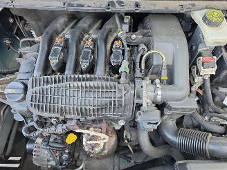 Peugeot 308 1.2 picture 21