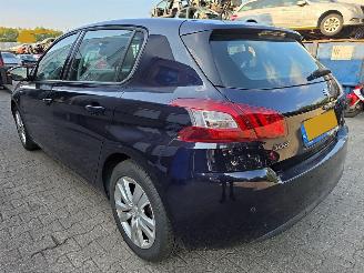 Peugeot 308 1.2 picture 6