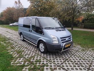 krockskadad bil bedrijf Ford Transit TRANSIT  6 PERSOONS DUBBELECABINE OP KENTEKEN !!! 2008/2